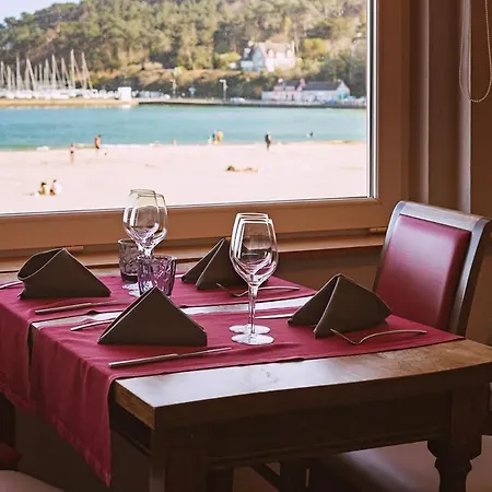 & Restaurant De La Hotel 2*